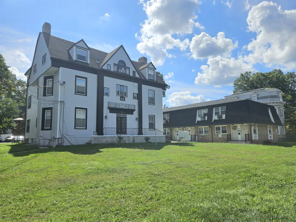 27 Apartments in Rahway